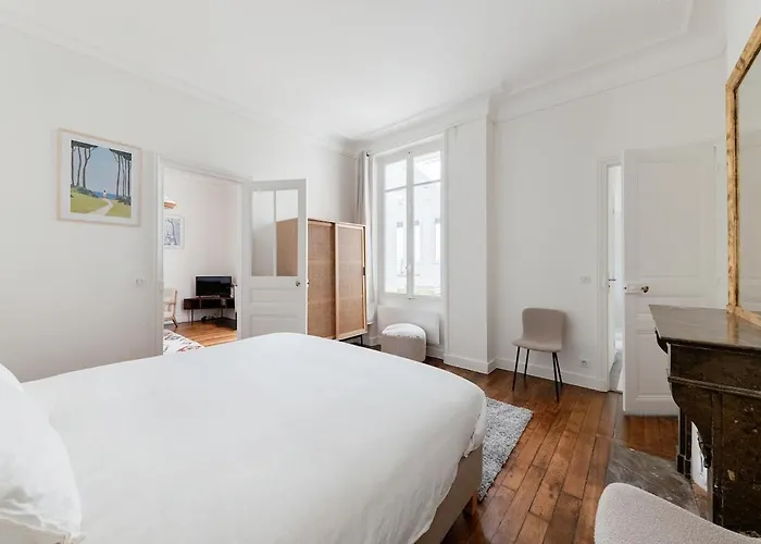 Charming Ground Floor Rue Du Faubourg Saint Honore
